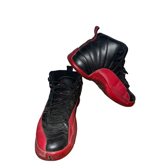Nike Air Jordan12 Flu Game 2016 size 11 130690–002OG XII Bred Black Red